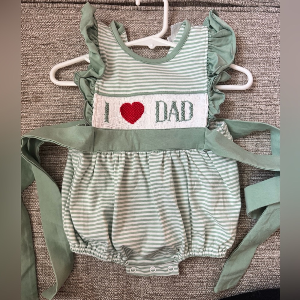 Smocked “I ❤️ dad” Bubble
